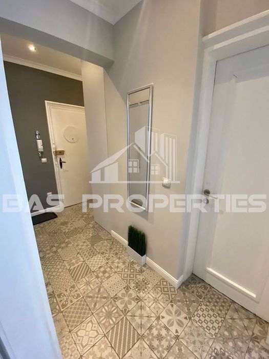 Дава се под наем Двустаен апартамент в София, Център - 68 кв.м за 990 € - Снимка #11