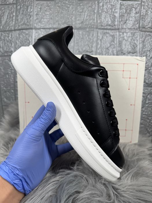 Alexander McQueen Black White alb Negru Cutie