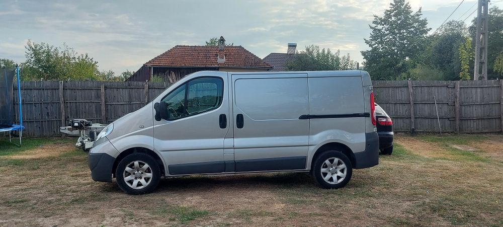 Nissan PrimaStar (Renault Trafic, opel vivaro),An 2008 Motor 2.0 dci 1