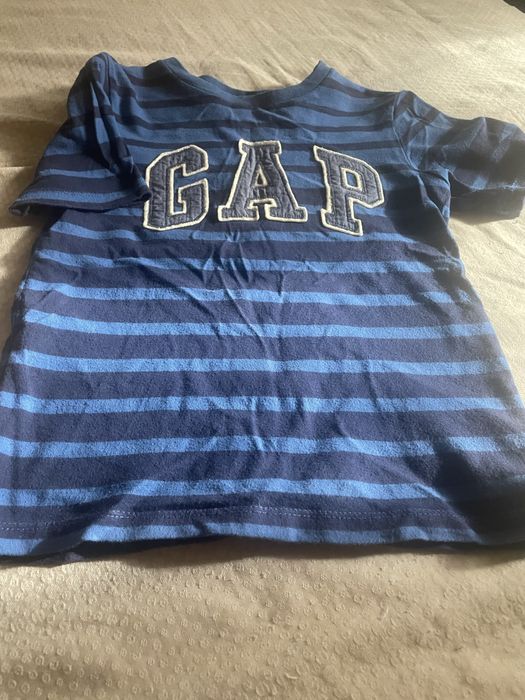 Тениска GAP тъмно и светло синьо