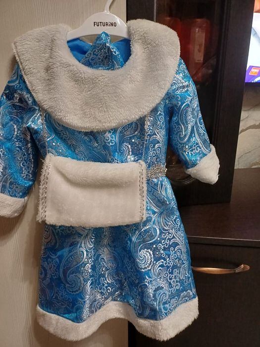 Продам костюмы новогодние детские