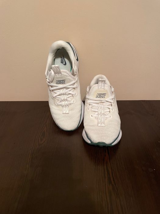 Adidasi Nike purtați o dată