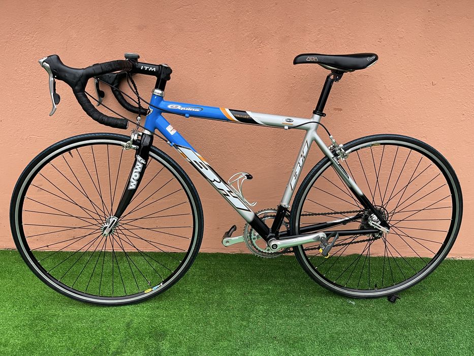 Като Нов Алуминиев Шосеен Велосипед BH 28цола 2х9 Внос Германия