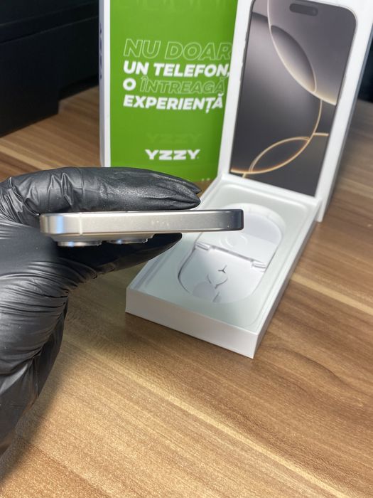 iPhone 16 Pro Max • 256 GB • Natural Titanium