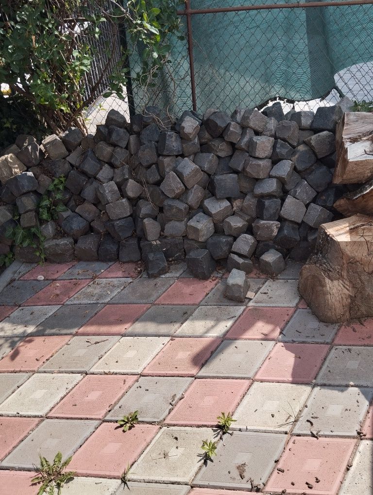 Vind piatră cubică 10m2 preț 70 lei M²