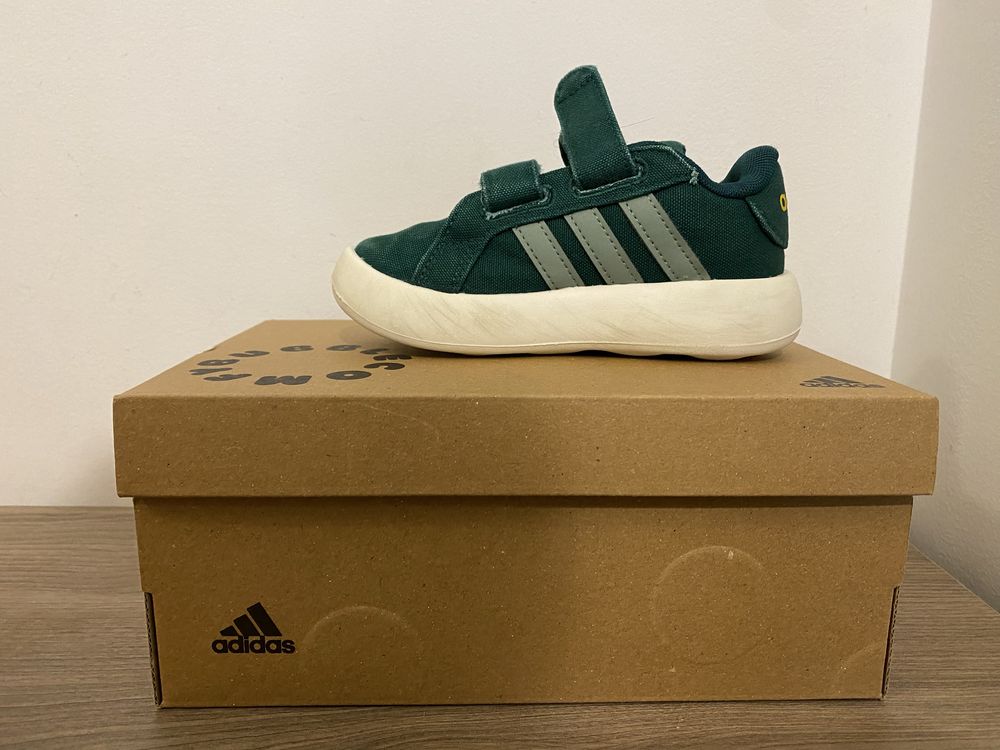 Маратонки adidas за дете