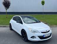 Opel Astra J Hatchback Black Edition / 1.4 benzina / 120 Cp