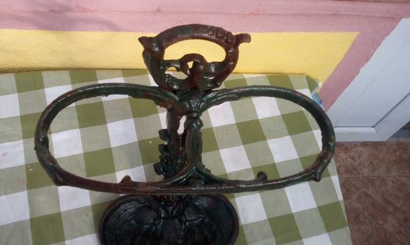 Suport unbrele din fonta