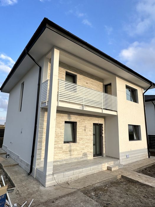 Vilă 5 camere, 2 băi, Popas Păcurari - Soleia str. Lacului, 120mp util