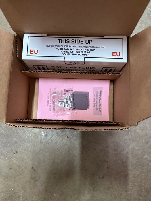 Baterie de pornire YUASA 12v / 18 Ah