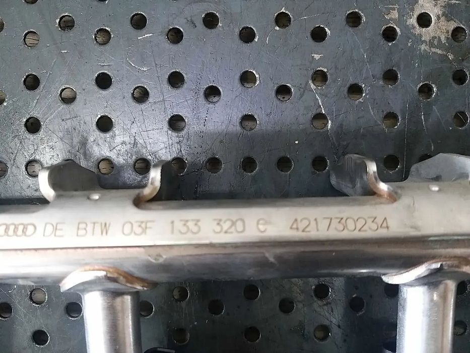 Rampa injectoare 1.2 tsi skoda fabia 2 03f133320c