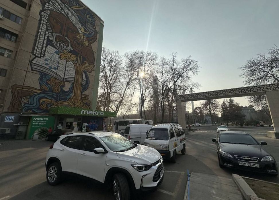 Продается 4х комнатная ул.Бобура