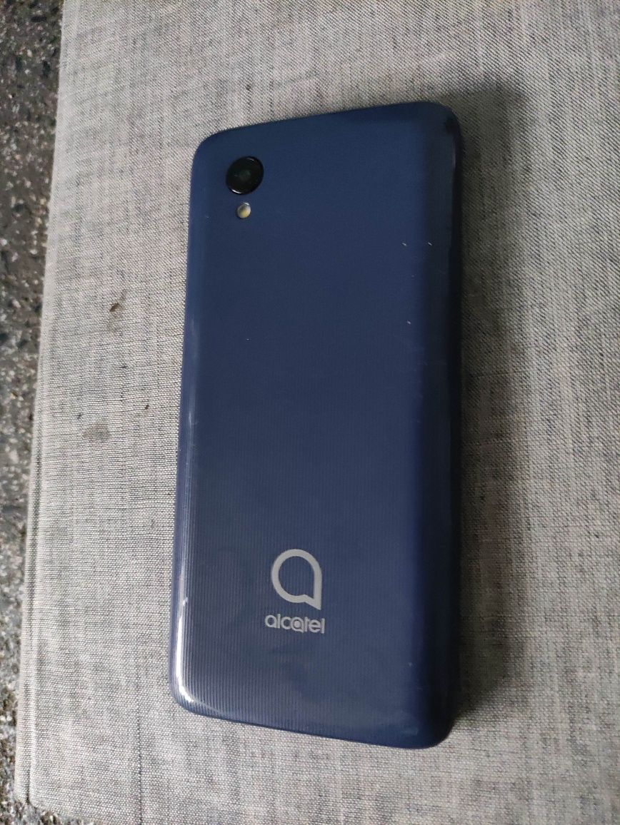 Продавам  Alcatel 5033D