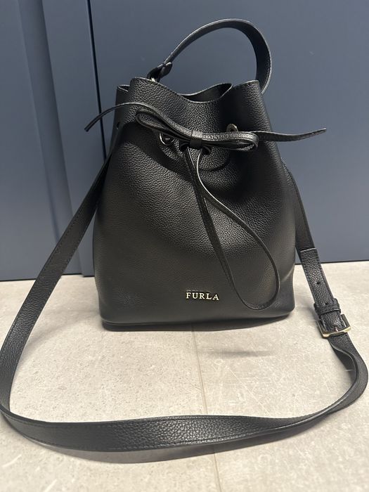 Дамска черна чанта FURLA