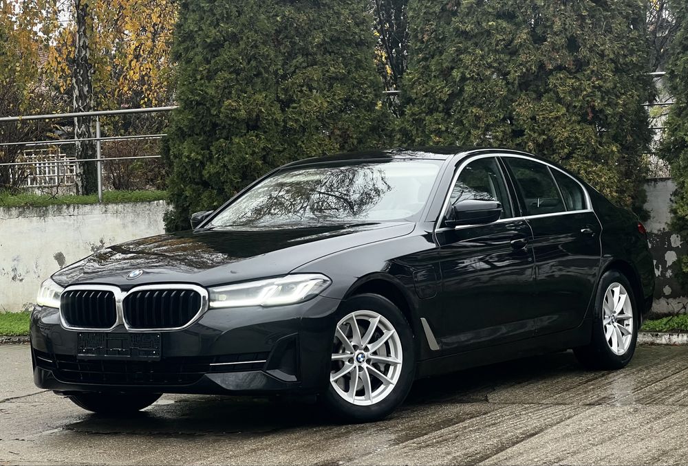 BMW Seria 5 530e G30 Facelift 292cp Faruri FULL LED