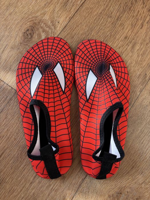 Продам новые аквашузы (коралки) детские