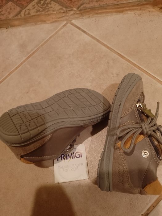 Нови кожени обувки Primigi 23н.