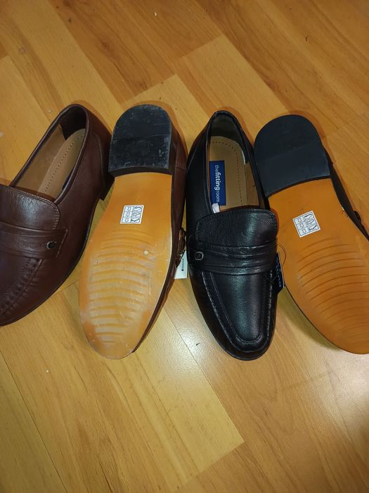 Два чифта обувки естествена кожа