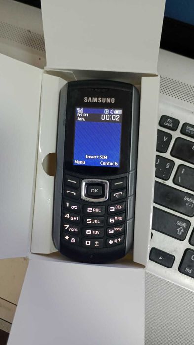 Vand Samsung E2370 NOU rezistent la socuri,  apa si praf !