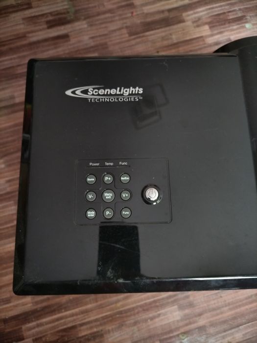 Proiector în perfectă stare atât estetica cât și funcțională