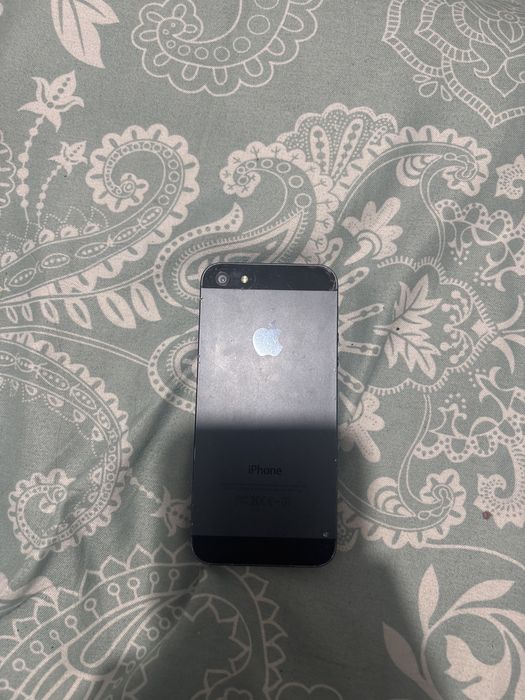 Vand iphone 5 cu ecran spart