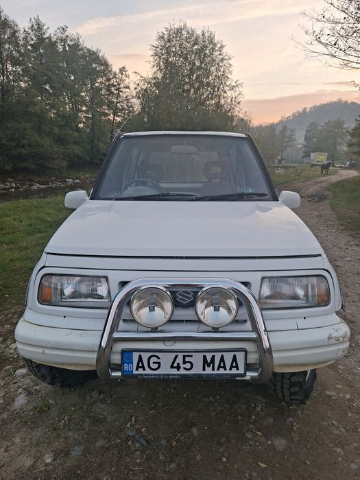 Vând Suzuki vitara