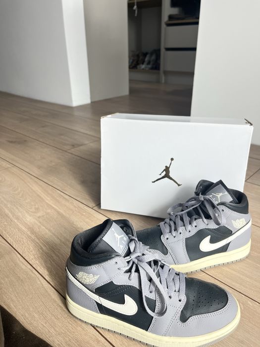 Обувки- Jordan 1