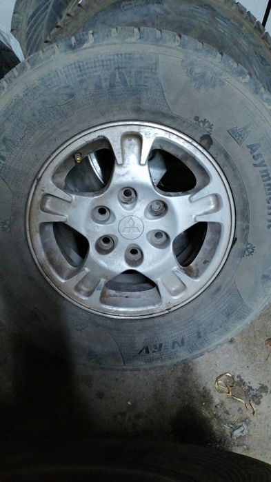 Продам зимнюю резину с дисками Размер 265/70/16. Или возможен обмен.