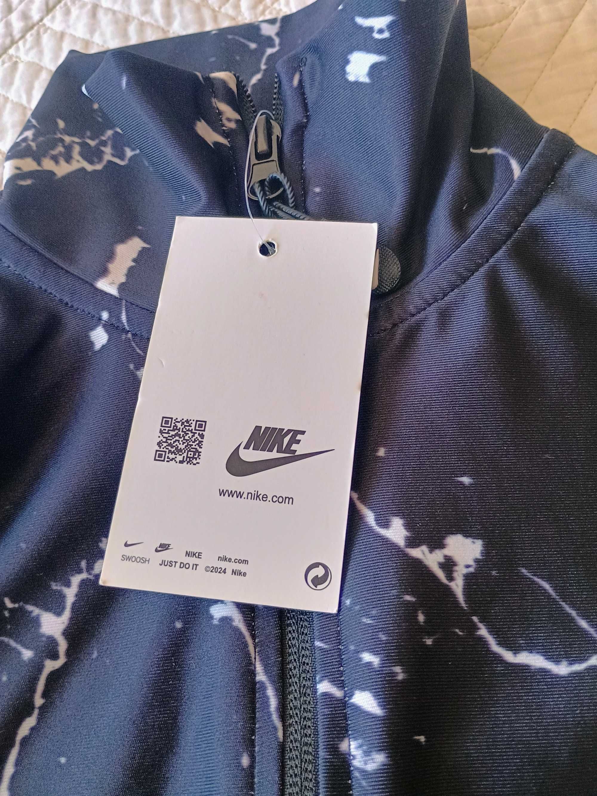 Дамски спортен комплект 3 части Nike