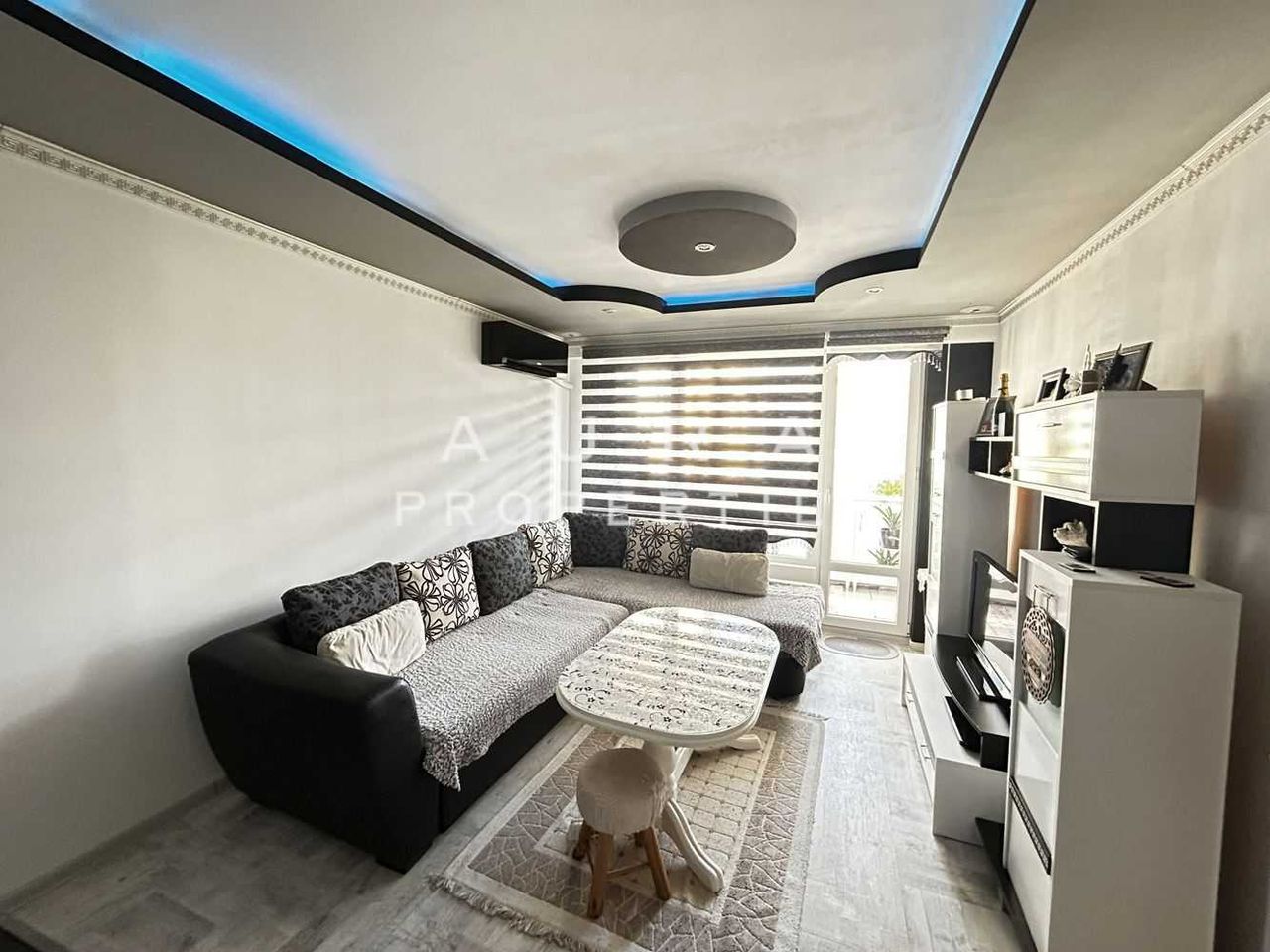 Продава се Тристаен апартамент в Разград, Орел - 76 кв.м за 1410 €/кв.м - Снимка #1