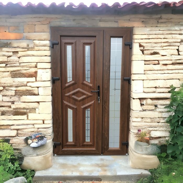 Usa termopan dubla nuc de calitate pe stoc 120x200