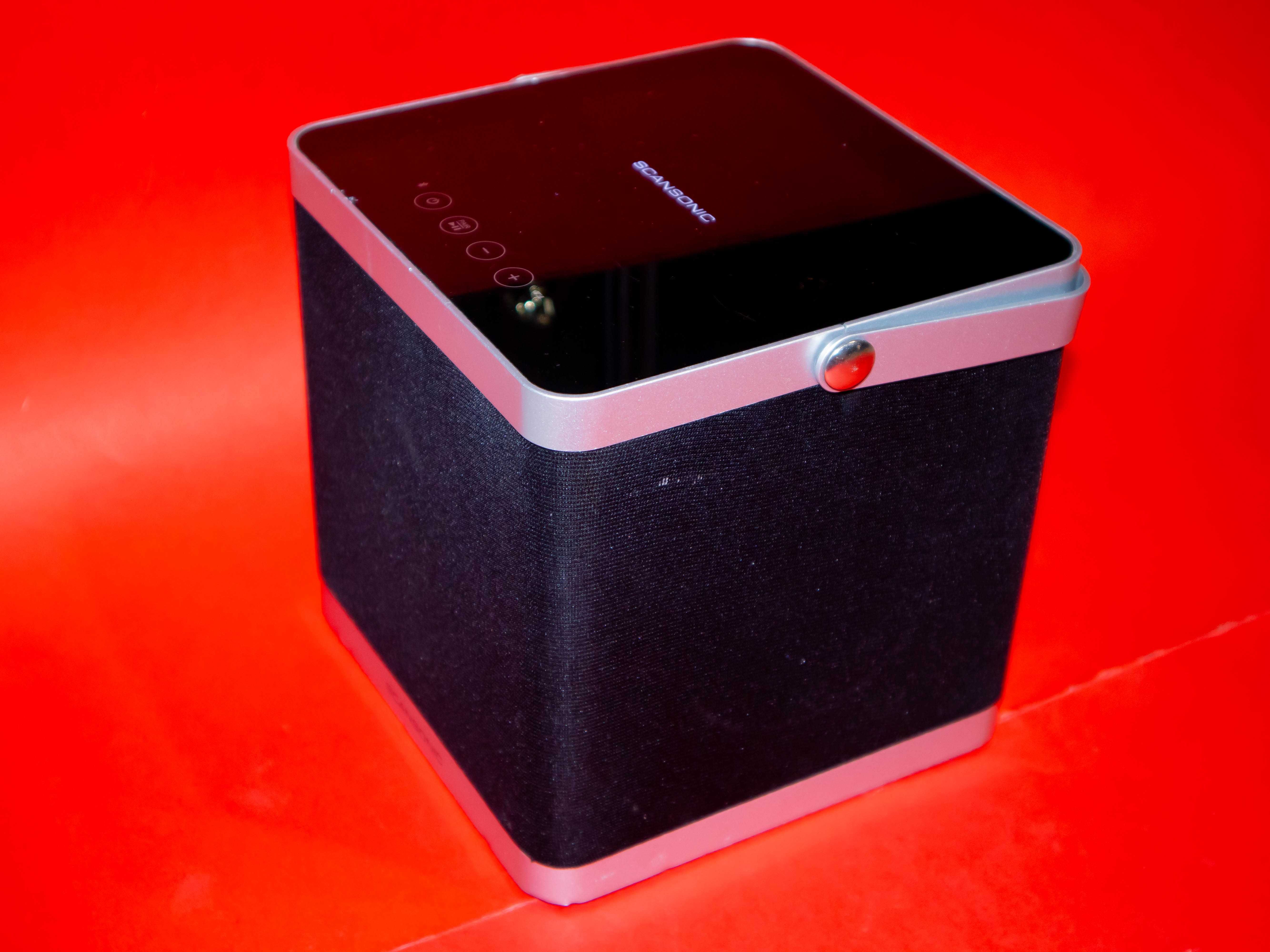 Scansonic Q1000 мощна Bluetooth колонка 35W пик, 3 говорителя, бас