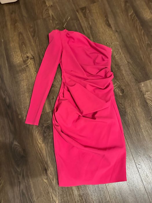 Rochie fucsia elegantă