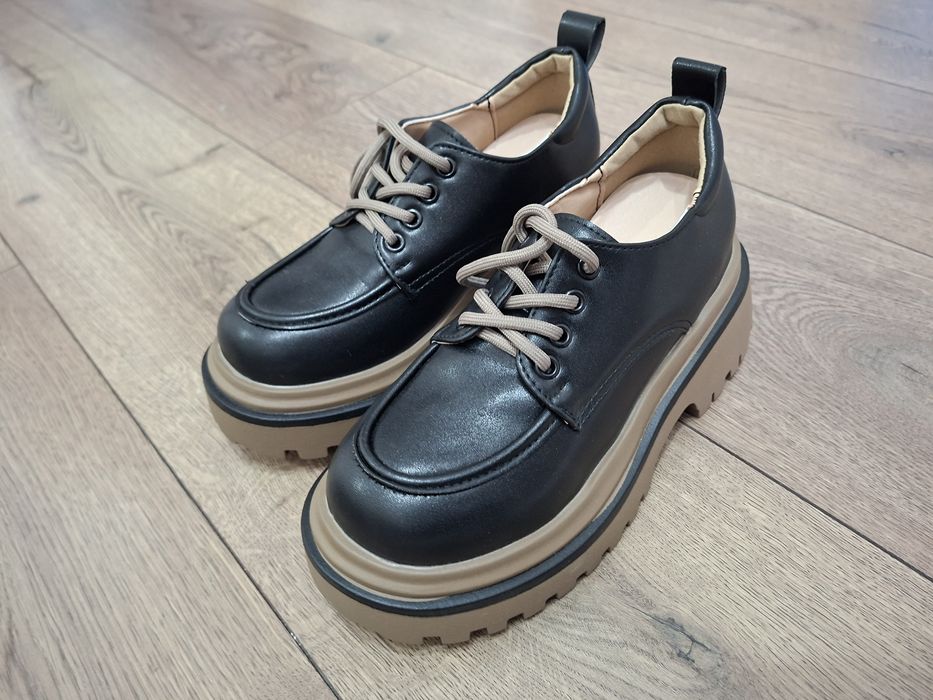 Женская обувь 35 размер