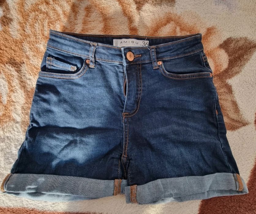 Pantaloni scurți de damă