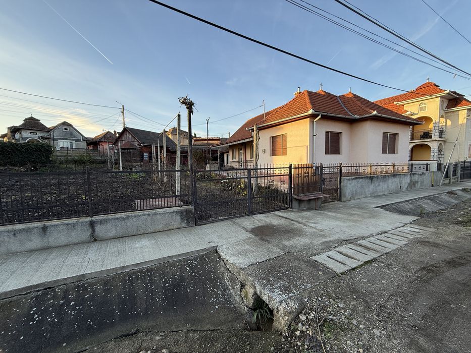 Casa de vanzare , PRET 160.000€