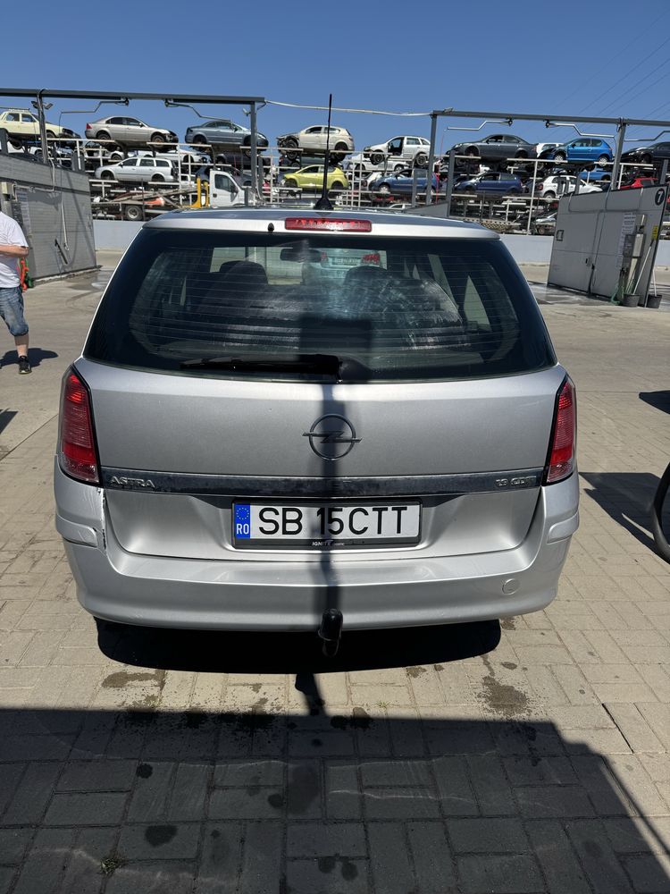 Vând Opel Astra H