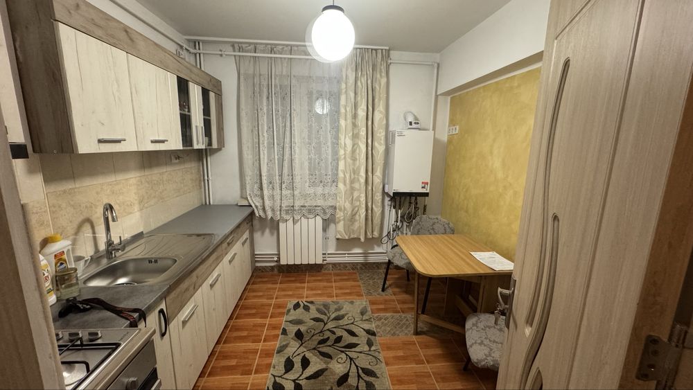 Apartament de închiriat 3 camere