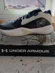 Under Armour număr 43 noi in cutie