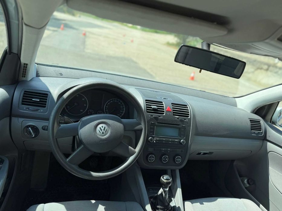 Mașină Volkswagen golf