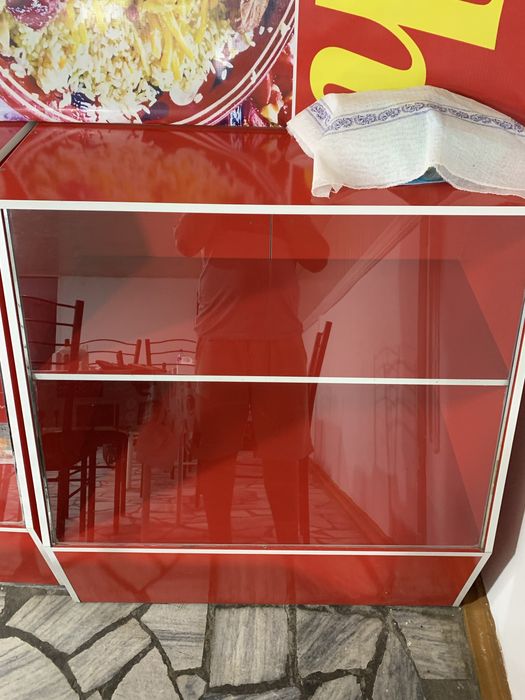Vitrina mebel 3 ta bor xolati yangiday