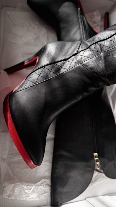 Черни ботуши 39 номер