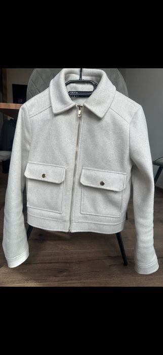 Късо палтенце Zara