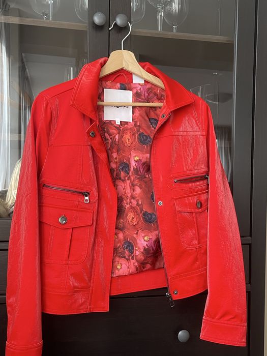 Яке , Desigual , почти  ново .