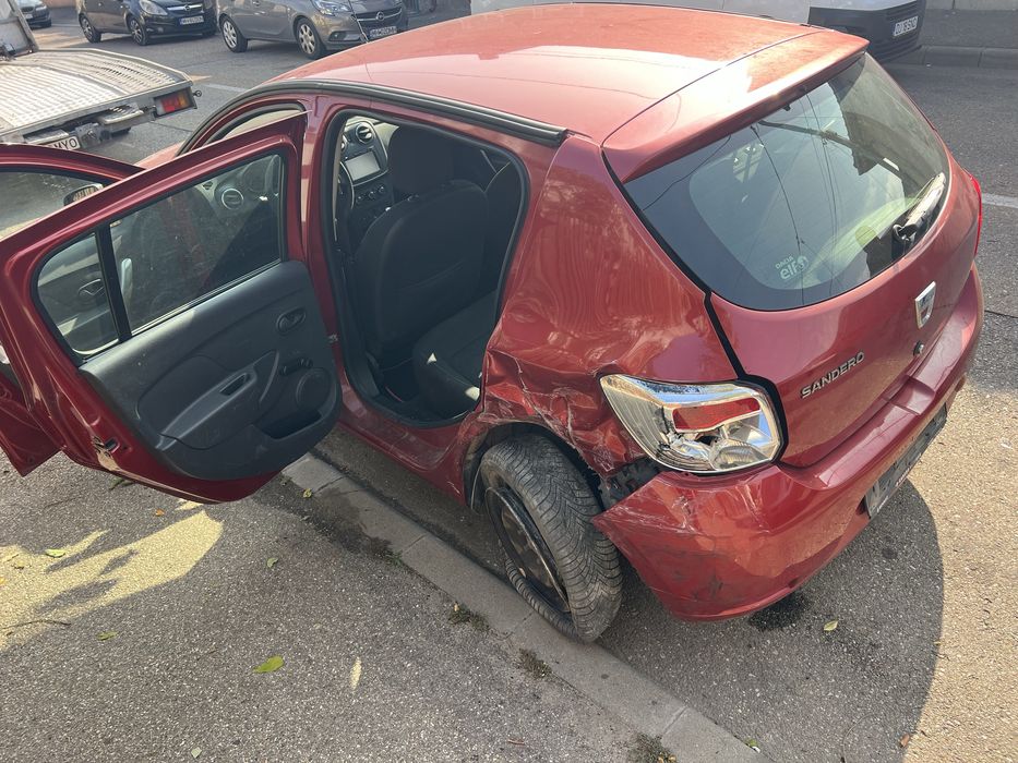 Dacia Sandero 2015 avariat lovit spate 1.2 gpl AC