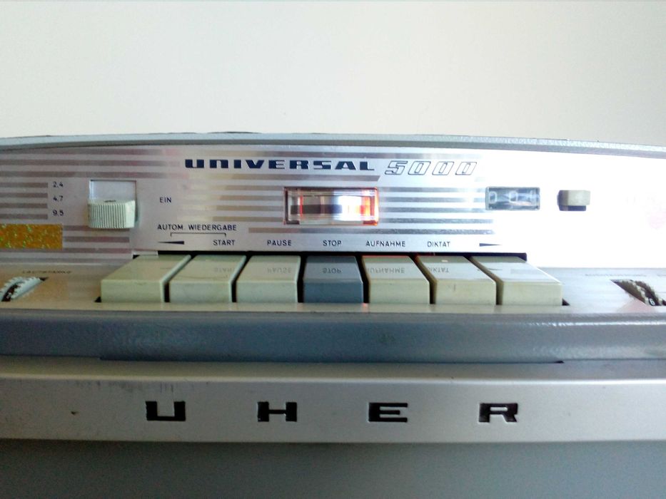 Ролков магнетофон UHER -