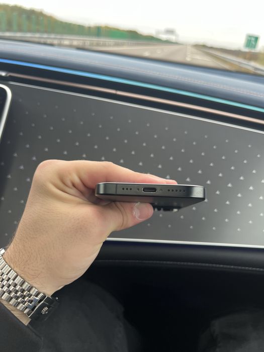 Vand urgent ! Iphone 16 pro negru 94% 256