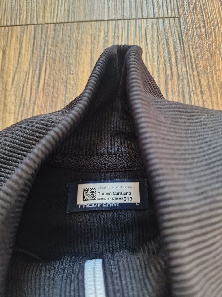 Страхотно мъжко горнище яке FRED PERRY размер L