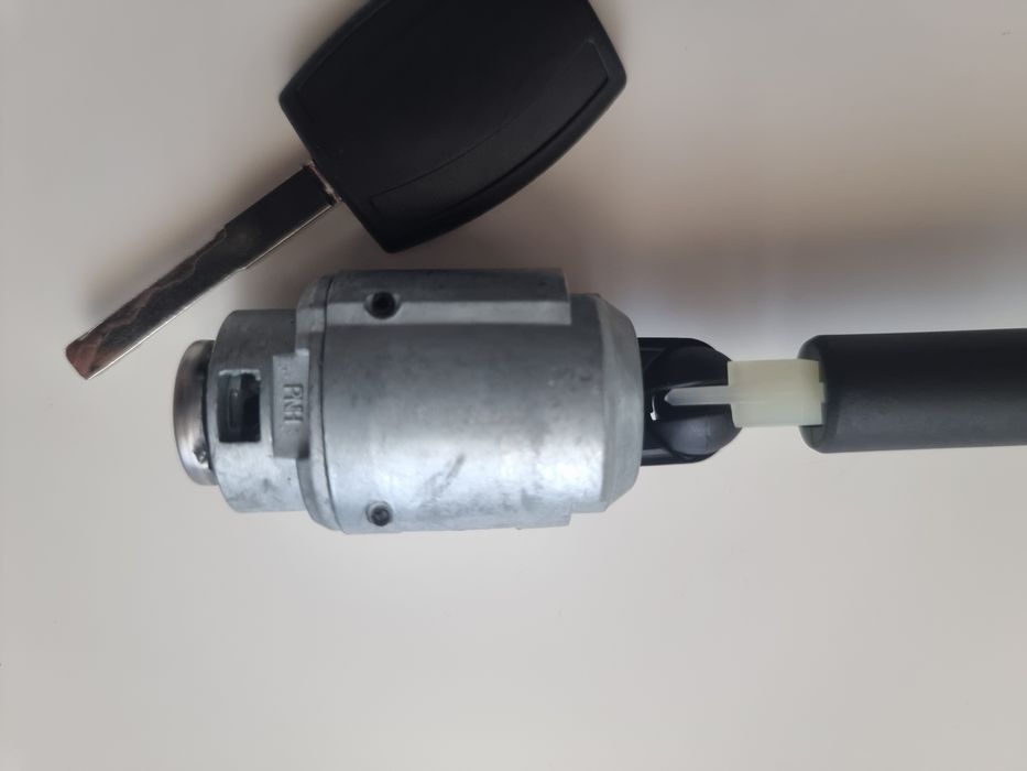 Mecanism / Tija / Butuc  deschidere capota Ford Focus 2 (2004–2012)