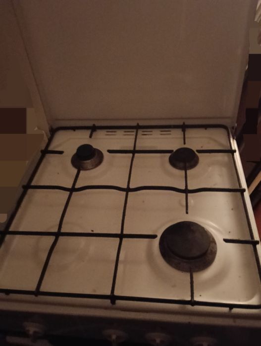 Vand aragaz cu trei ochiuri